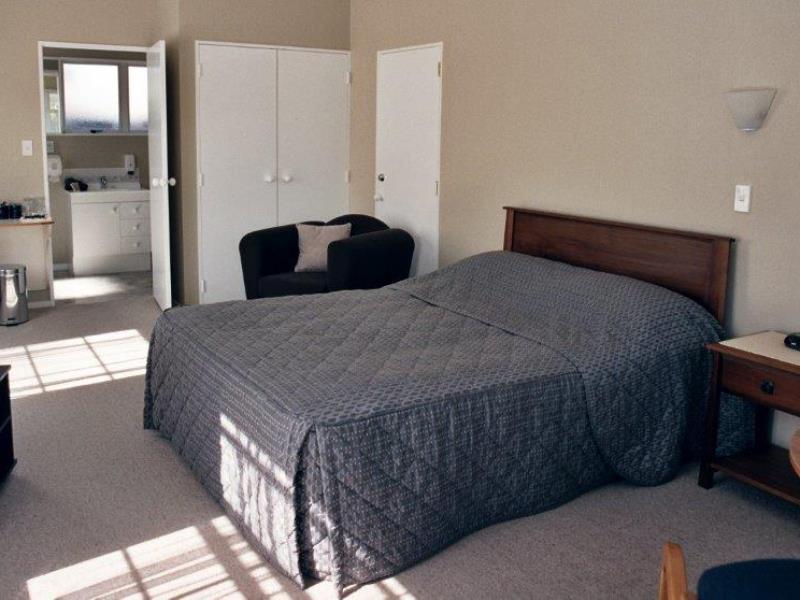 Colonial Court Motor Inn Tauranga Exterior photo
