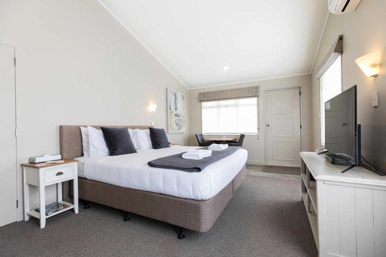Colonial Court Motor Inn Tauranga Exterior photo