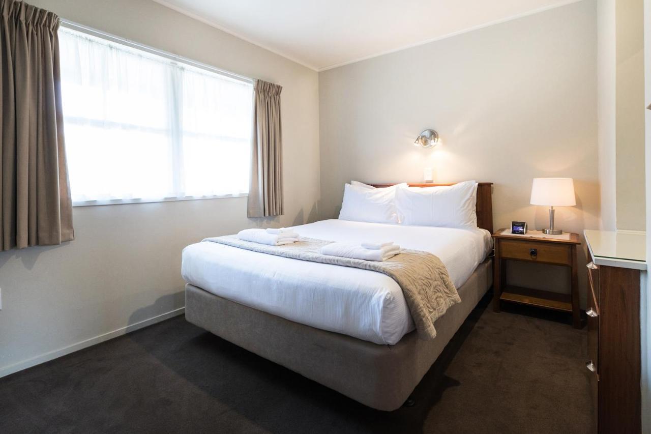 Colonial Court Motor Inn Tauranga Exterior photo