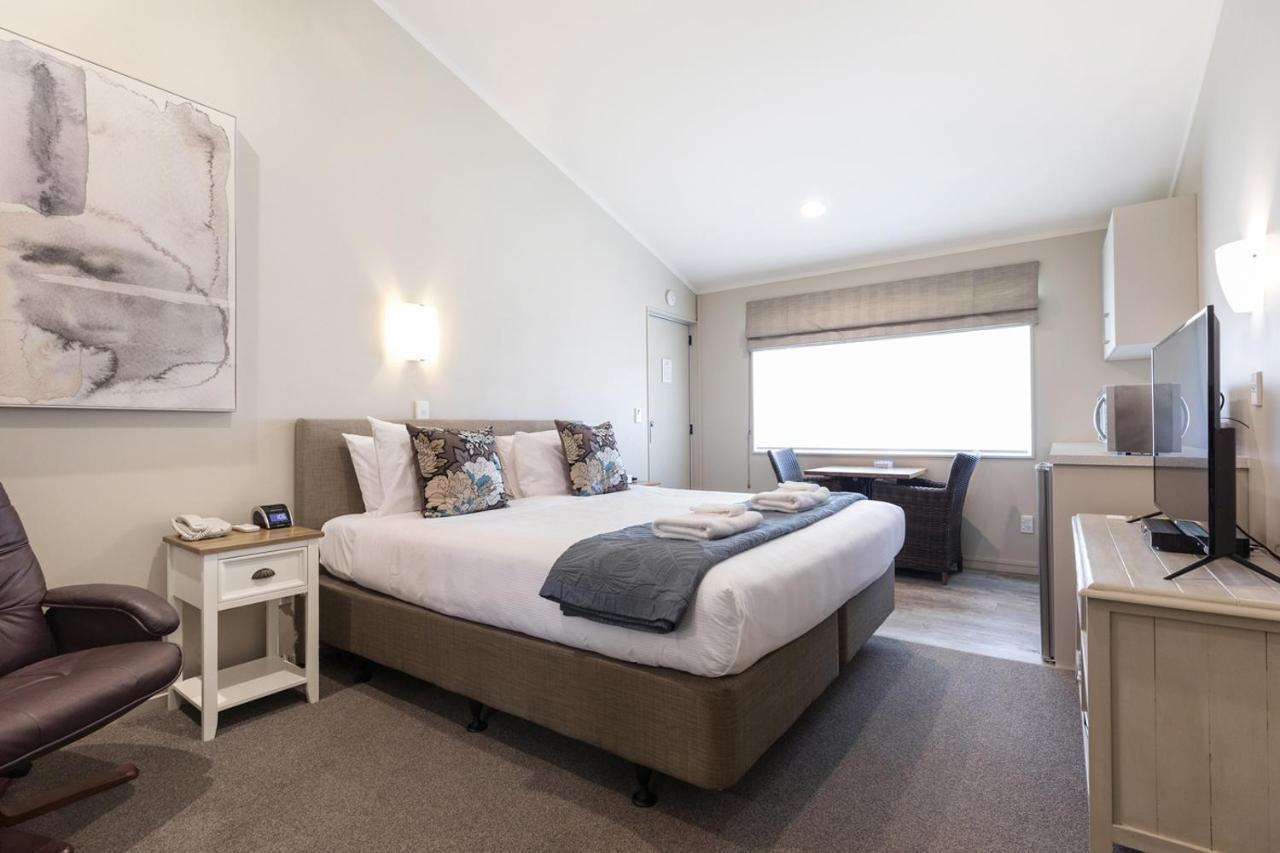 Colonial Court Motor Inn Tauranga Exterior photo
