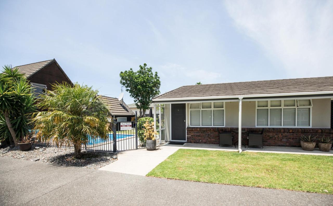 Colonial Court Motor Inn Tauranga Exterior photo
