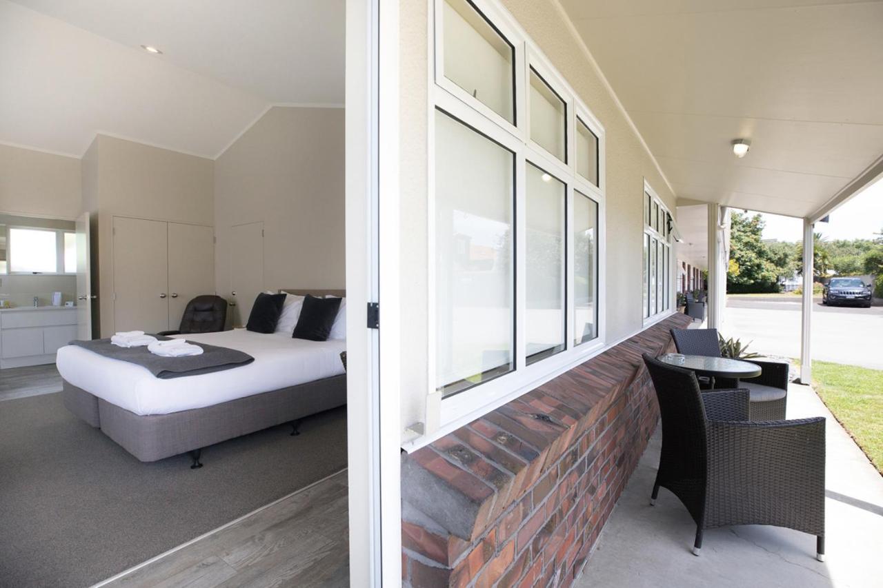 Colonial Court Motor Inn Tauranga Exterior photo